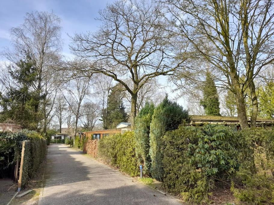 Gezellig Ingerichte Blokhut Op Een Rustig Park! 푸텐 외부 사진